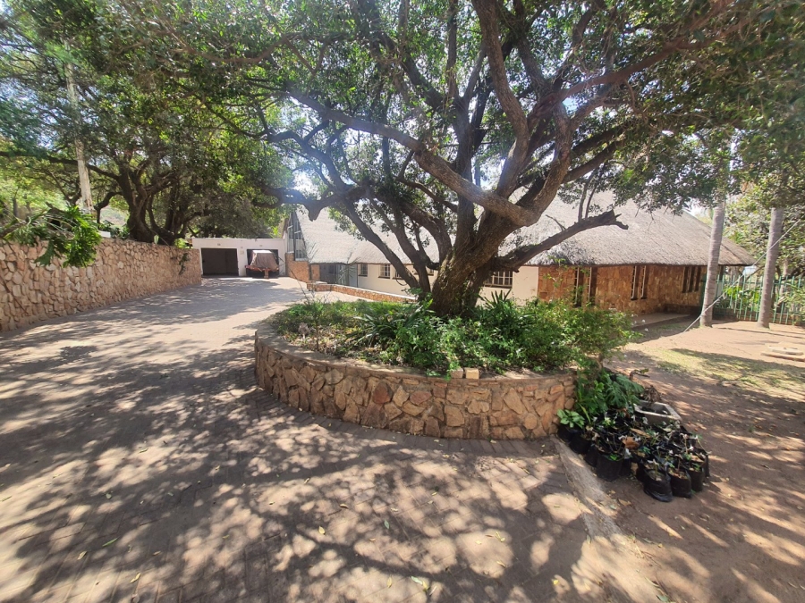 5 Bedroom Property for Sale in Zandfontein A H North West